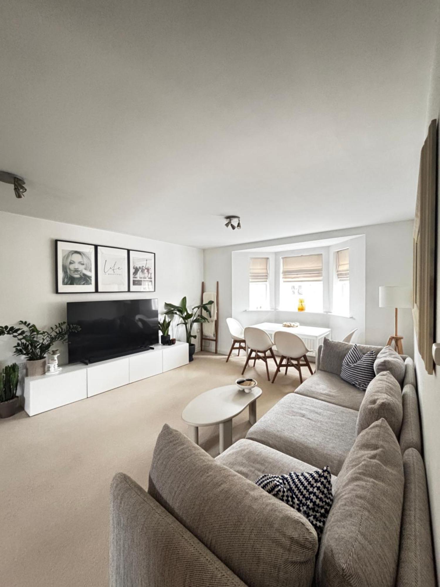 Delux Room With Private Parking, Sleeps 2, Perfect For Cotswold Getaway, Easy A419 Access 블런즈던 외부 사진